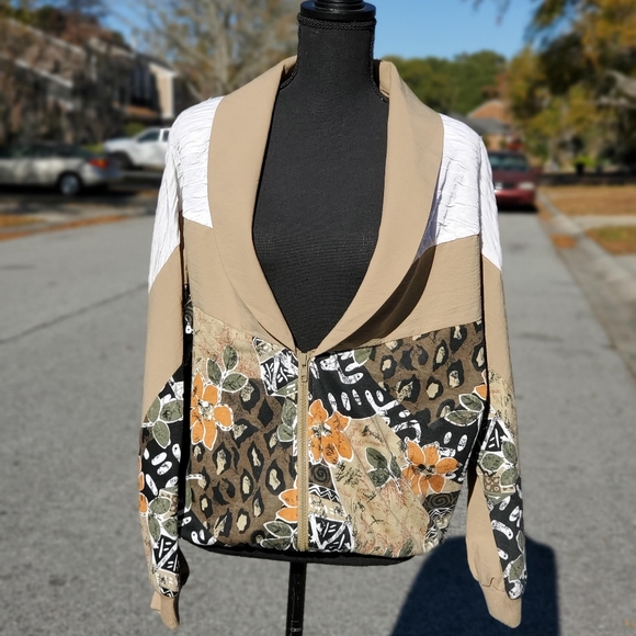 4/$20 - Vintage Style Deep V Neck Flower Jacket - Picture 2 of 3